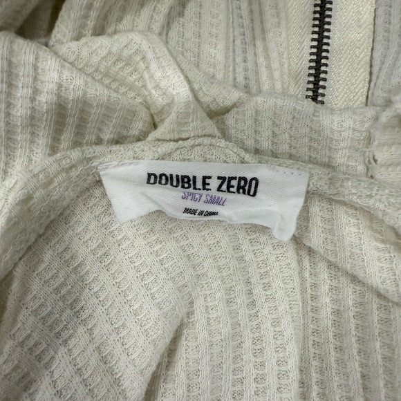 Double Zero Cream Cropped Frayed Hoodie - Picture 3 of 5